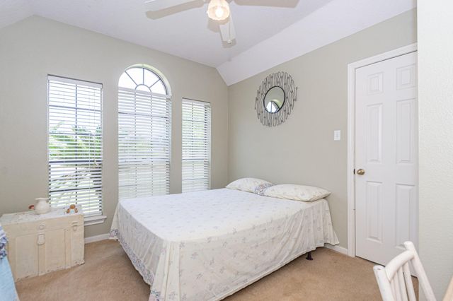 808 Manor Drive, Angleton, TX 77515