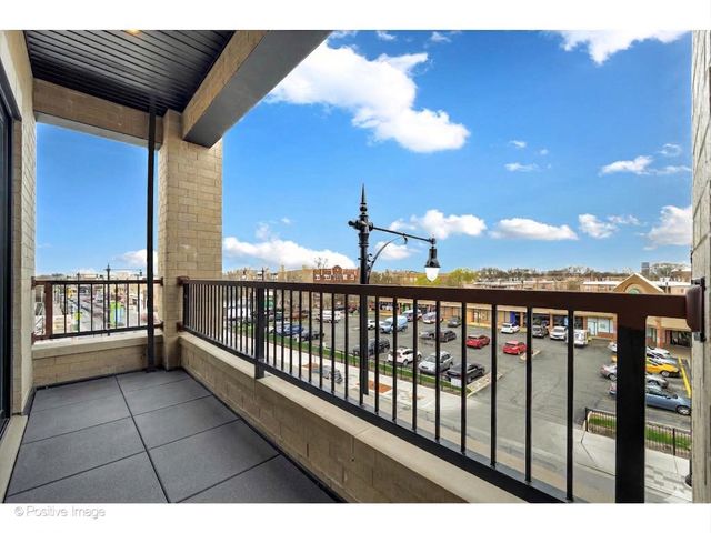 5340 N Lincoln Avenue 202, Chicago, IL 60625