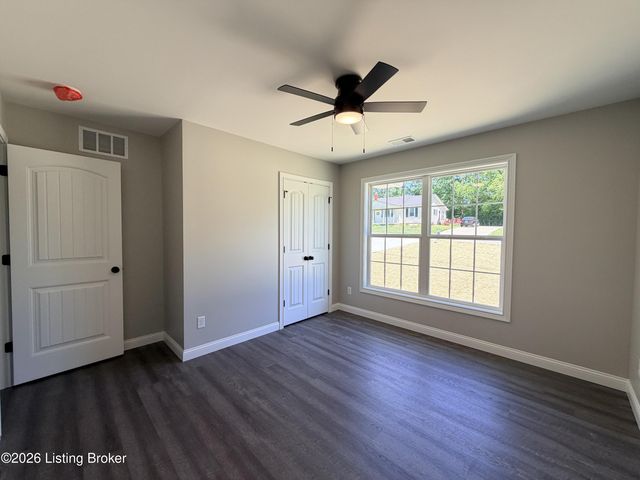 1460 Tucker Dr, Bardstown, KY 40004