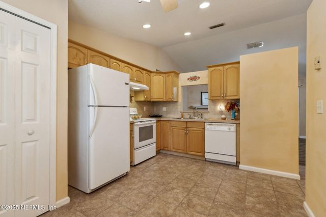 1316 BONAVENTURE Avenue, Green Cove Springs, FL 32043