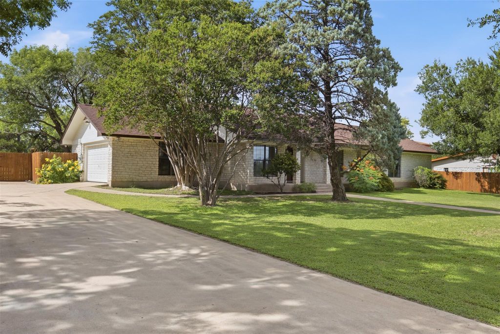 3804 Oak Meadow DR, Round Rock, TX 78681