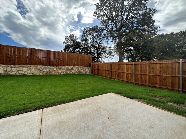 2533 Creekbend Lane, Denton, TX 76208