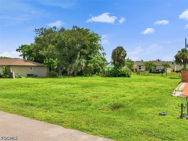 1221 SE 23rd AVE, Cape Coral, FL 33990