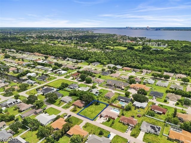 1221 SE 23rd AVE, Cape Coral, FL 33990