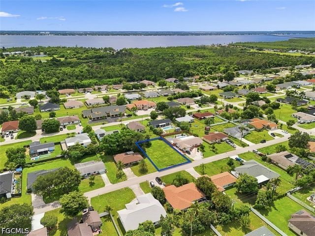 1221 SE 23rd AVE, Cape Coral, FL 33990