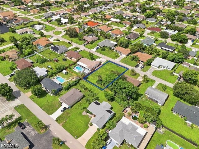 1221 SE 23rd AVE, Cape Coral, FL 33990
