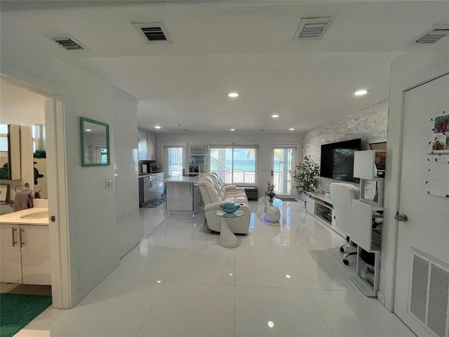 310 S Broadwalk 3b, Hollywood, FL 33019