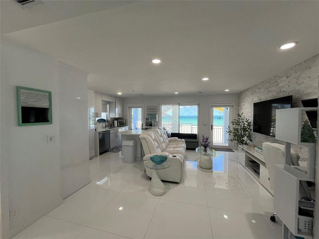 310 S Broadwalk 3b, Hollywood, FL 33019