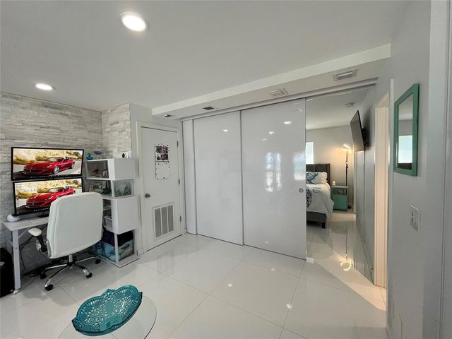 310 S Broadwalk 3b, Hollywood, FL 33019