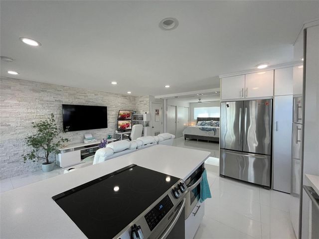 310 S Broadwalk 3b, Hollywood, FL 33019