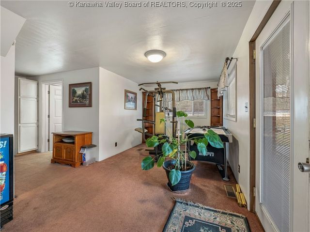 118 Maroney Lane, Belle, WV 25015