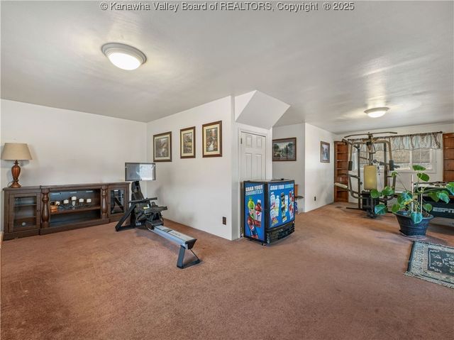 118 Maroney Lane, Belle, WV 25015