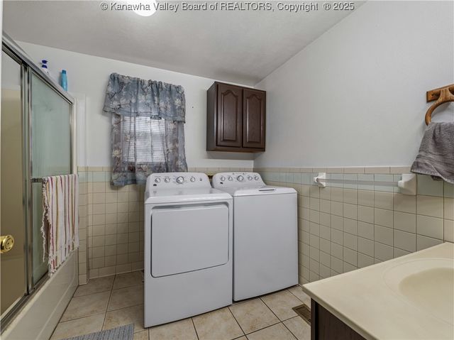 118 Maroney Lane, Belle, WV 25015