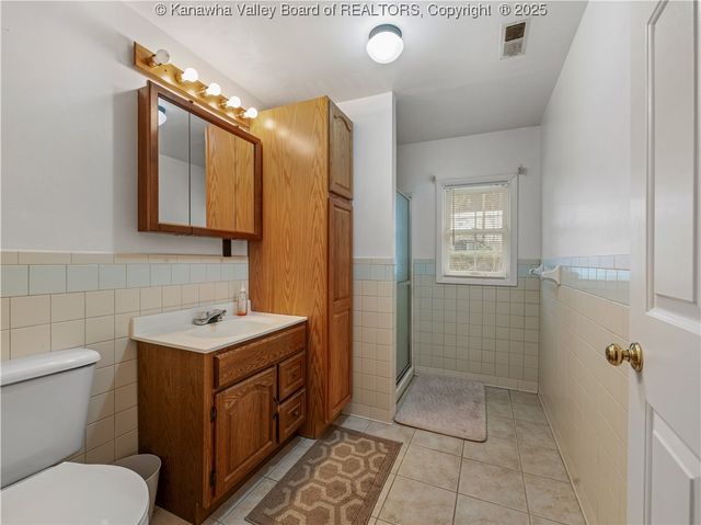 118 Maroney Lane, Belle, WV 25015