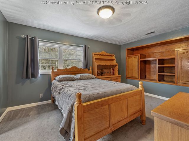 118 Maroney Lane, Belle, WV 25015