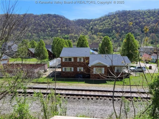 118 Maroney Lane, Belle, WV 25015