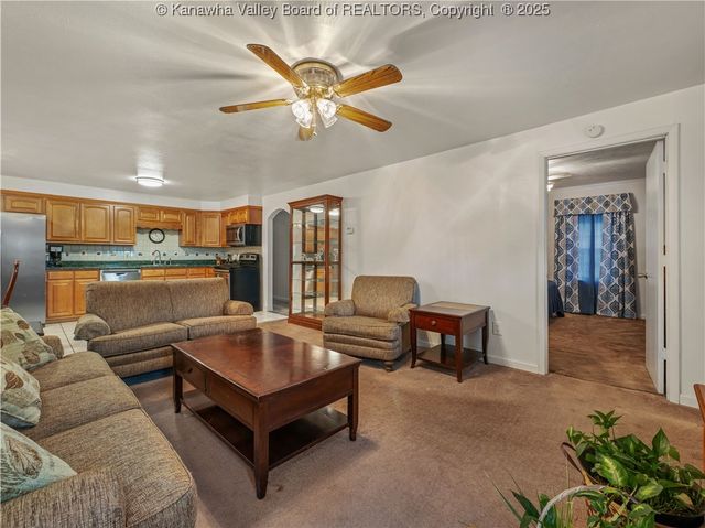 118 Maroney Lane, Belle, WV 25015