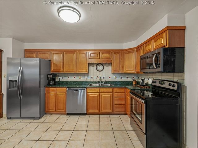 118 Maroney Lane, Belle, WV 25015