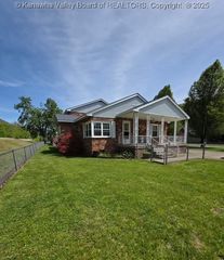118 Maroney Lane, Belle, WV 25015