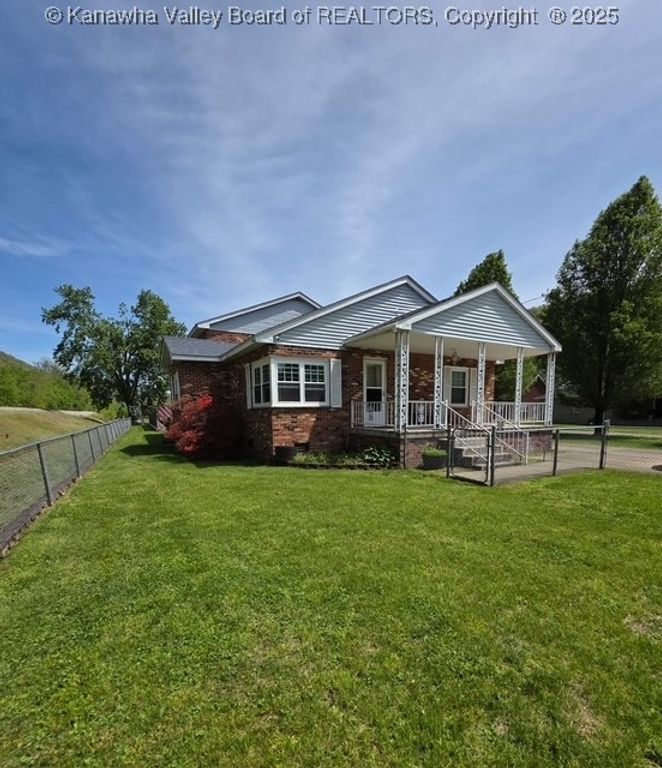 118 Maroney Lane, Belle, WV 25015