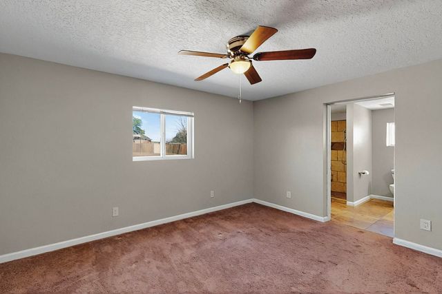 2215 TAPIA Boulevard SW, Albuquerque, NM 87105