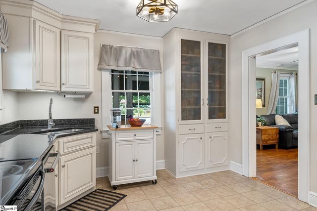 2615 E North Avenue, Anderson, SC 29625