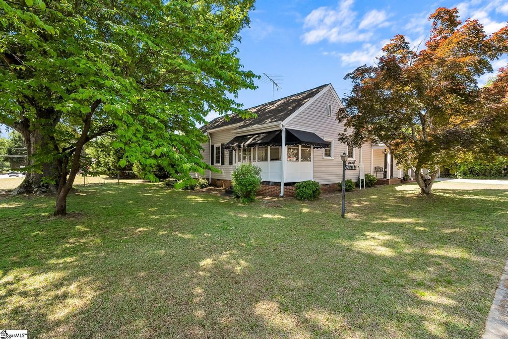 2615 E North Avenue, Anderson, SC 29625