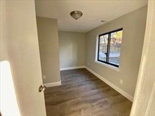 58 Windsor St 2, Worcester, MA 01605