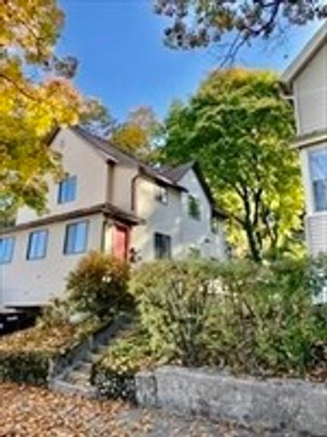 58 Windsor St 2, Worcester, MA 01605