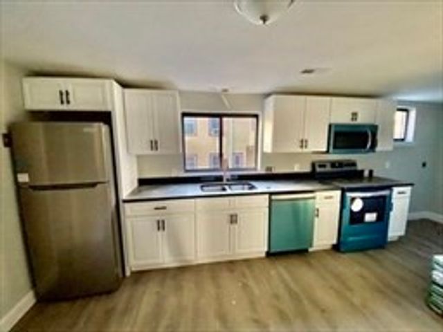 58 Windsor St 2, Worcester, MA 01605