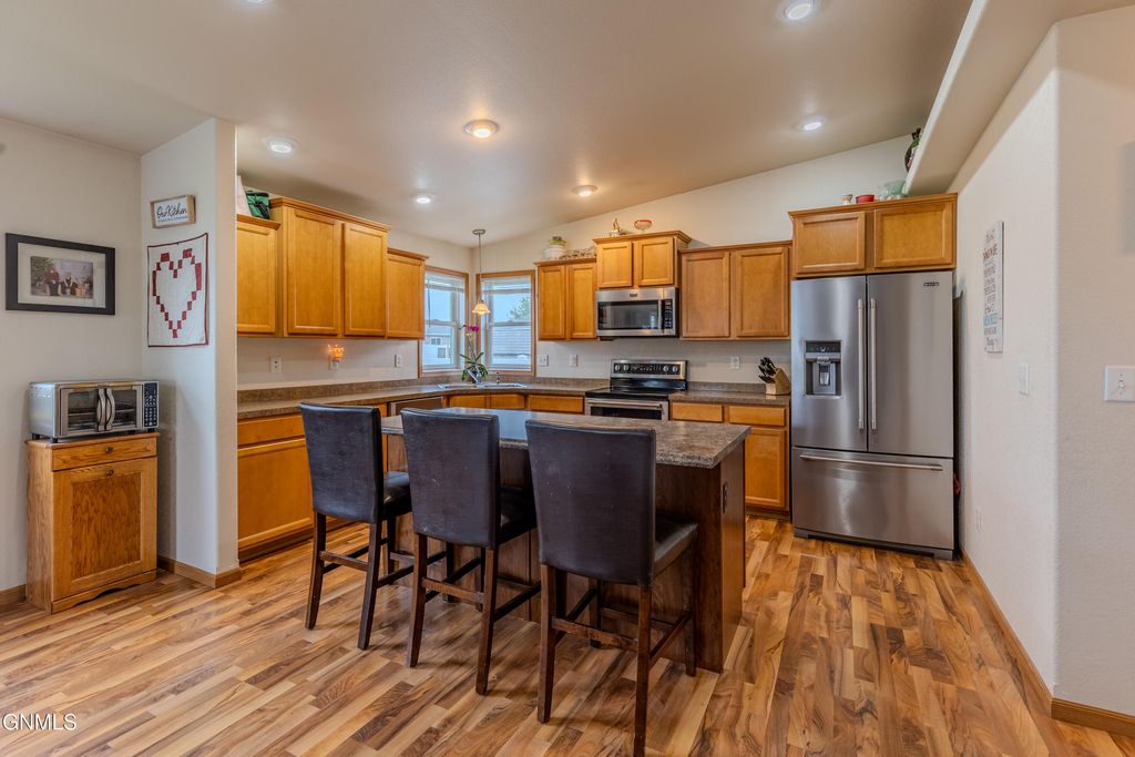 133 Lewis Road, Lincoln, ND 58504 photo 5