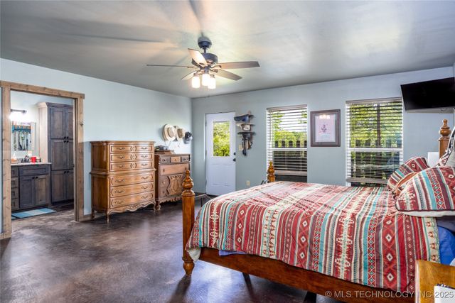 3633 Sawmill, Caddo, OK 74729