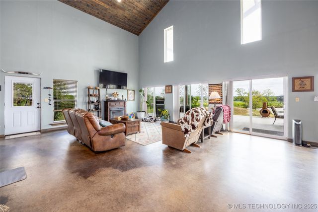 3633 Sawmill, Caddo, OK 74729