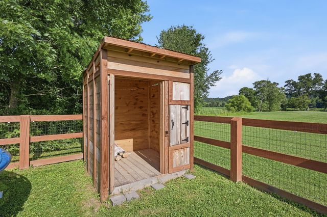 107 Hawthorne Street, Glencoe, KY 41046