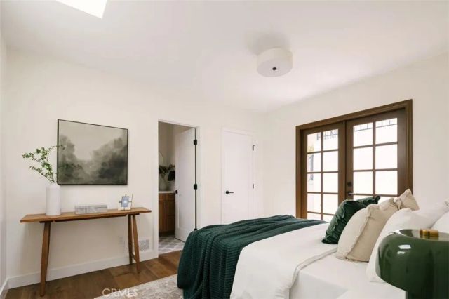 2050 N Las Palmas Avenue, Los Angeles, CA 90068
