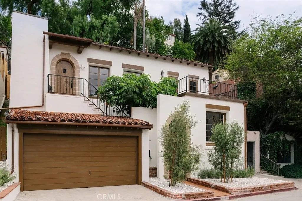 2050 N Las Palmas Avenue, Los Angeles, CA 90068