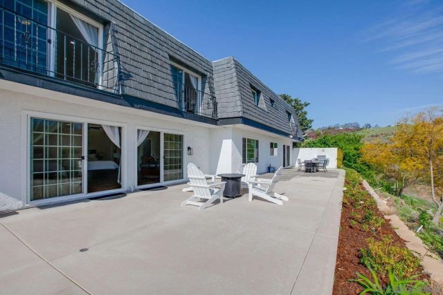 9431 W Lilac Rd, Escondido, CA 92026