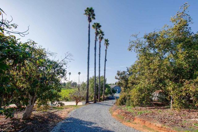 9431 W Lilac Rd, Escondido, CA 92026