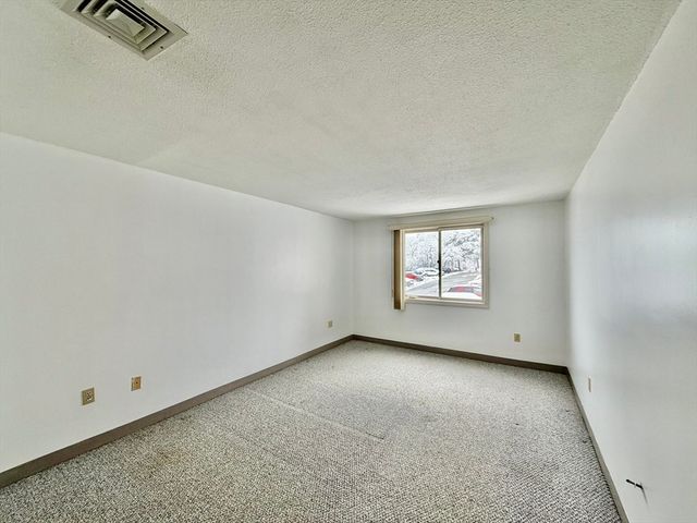 15 Bower Rd B5, Quincy, MA 02169