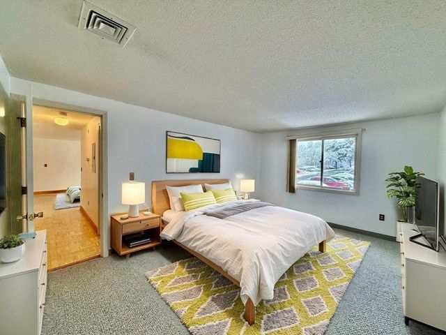 15 Bower Rd B5, Quincy, MA 02169