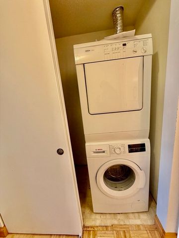 15 Bower Rd B5, Quincy, MA 02169