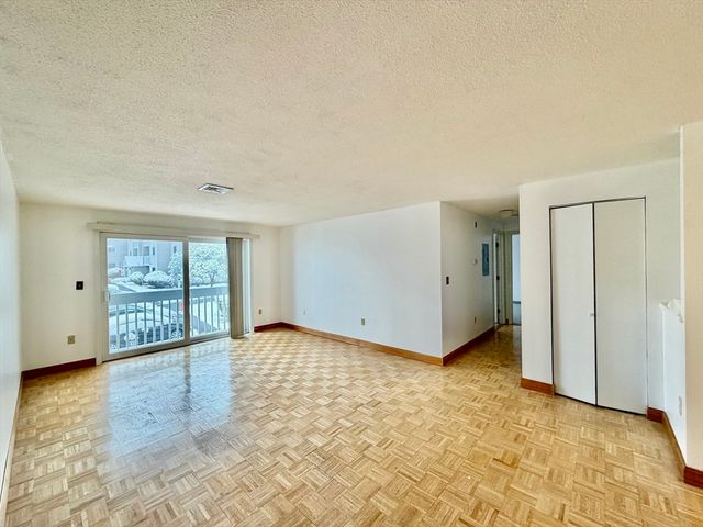 15 Bower Rd B5, Quincy, MA 02169