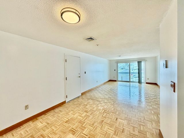 15 Bower Rd B5, Quincy, MA 02169