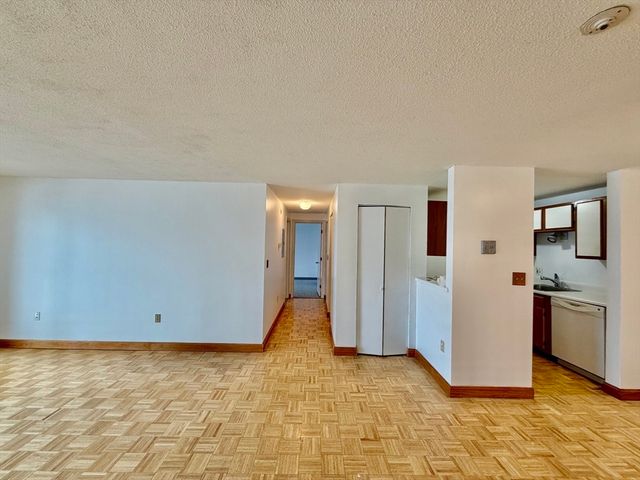 15 Bower Rd B5, Quincy, MA 02169