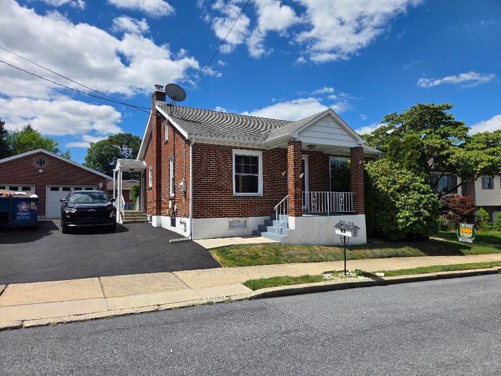 2528 Southwest Broder Street Southwest, Allentown City, PA 18103