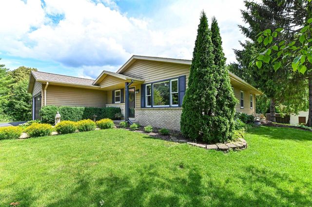 31331 Lake STREET, Burlington, WI 53105