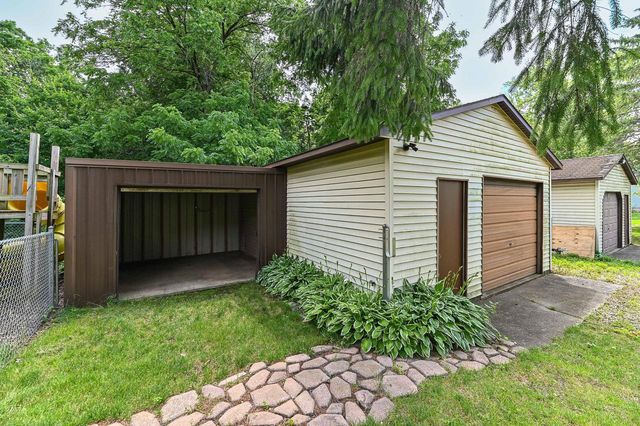 31331 Lake STREET, Burlington, WI 53105
