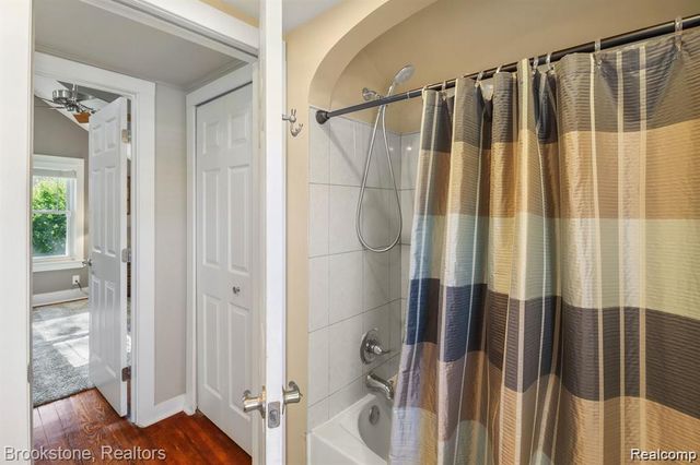 233 Gardenia Avenue, Royal Oak, MI 48067