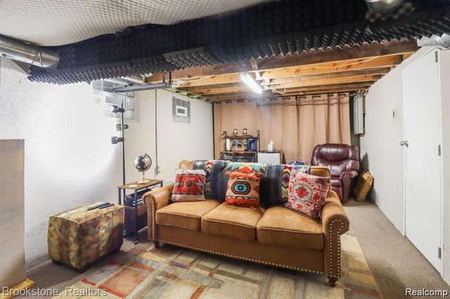 233 Gardenia Avenue, Royal Oak, MI 48067