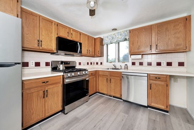 103 Standpipe Dr 103, Rockland, MA 02370